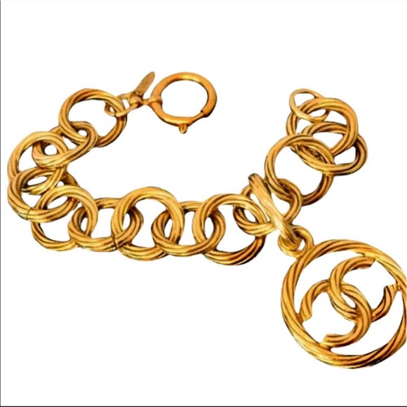 ❌❌SOLD❌❌CHANEL Textured Gold Chain Link Bracelet - Picture 6 of 10